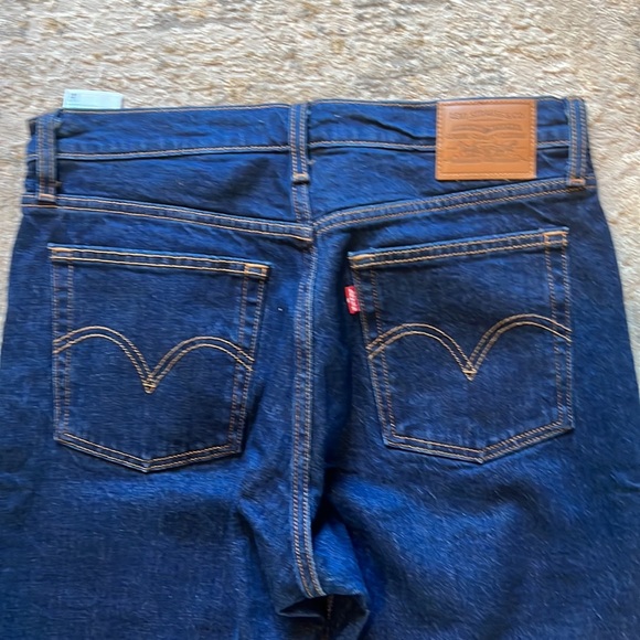 Levi’s Wedgie Size 28 - Picture 4 of 4